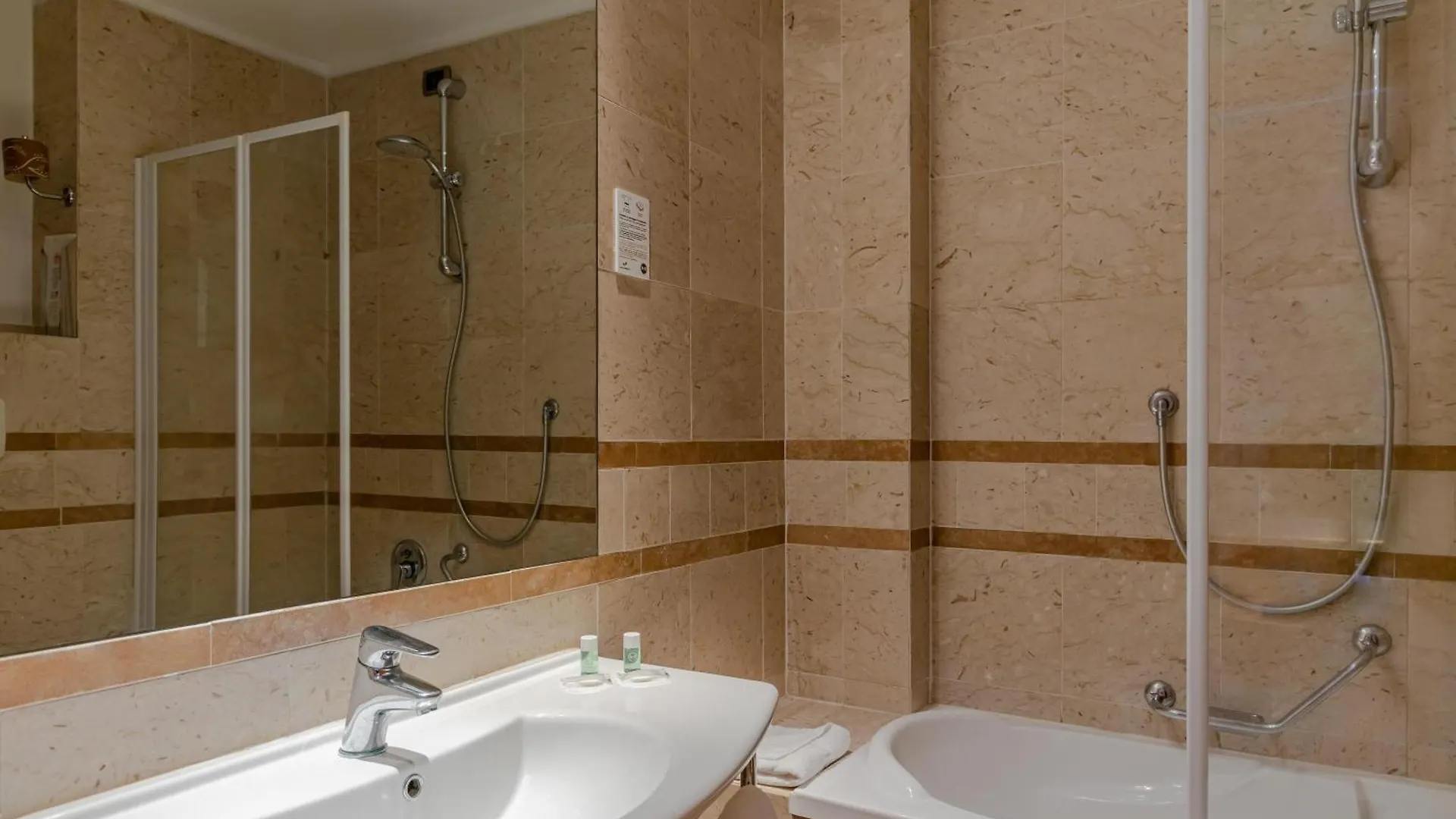 B&B Hotel Pisa Airport
